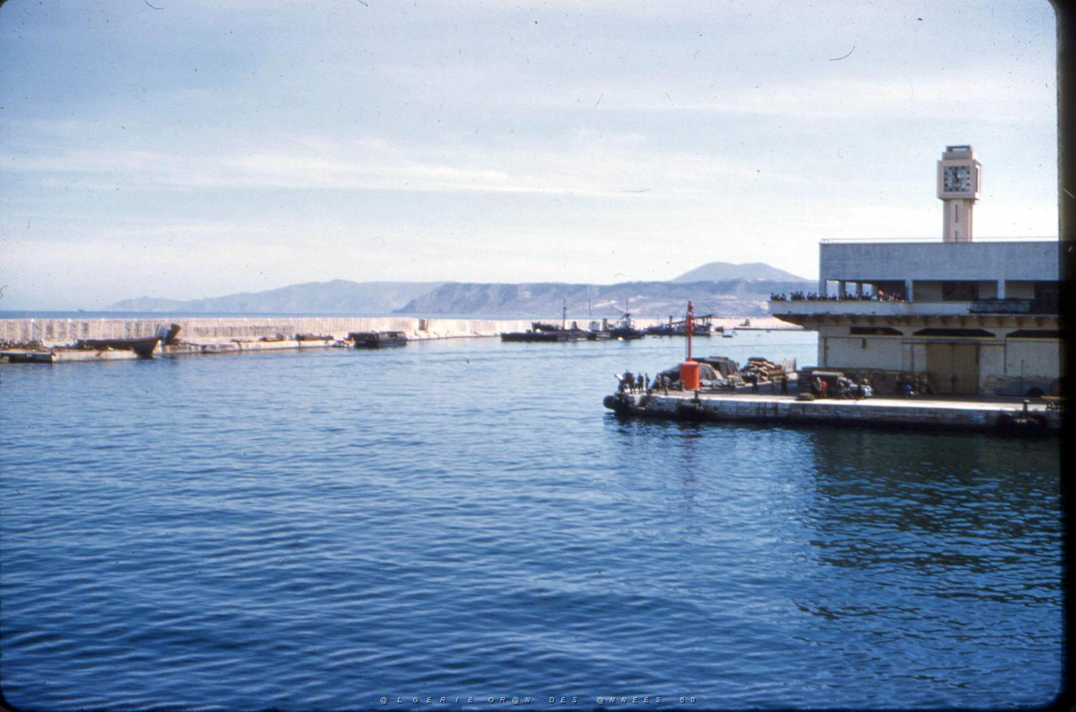 PO gc- 31- port moderne- centre.JPG